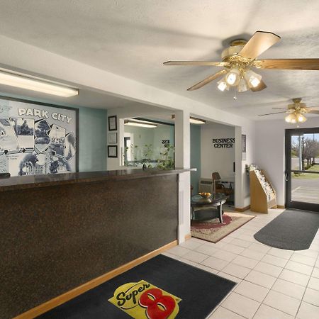 Super 8 By Wyndham Park City/North Wichita Area Экстерьер фото