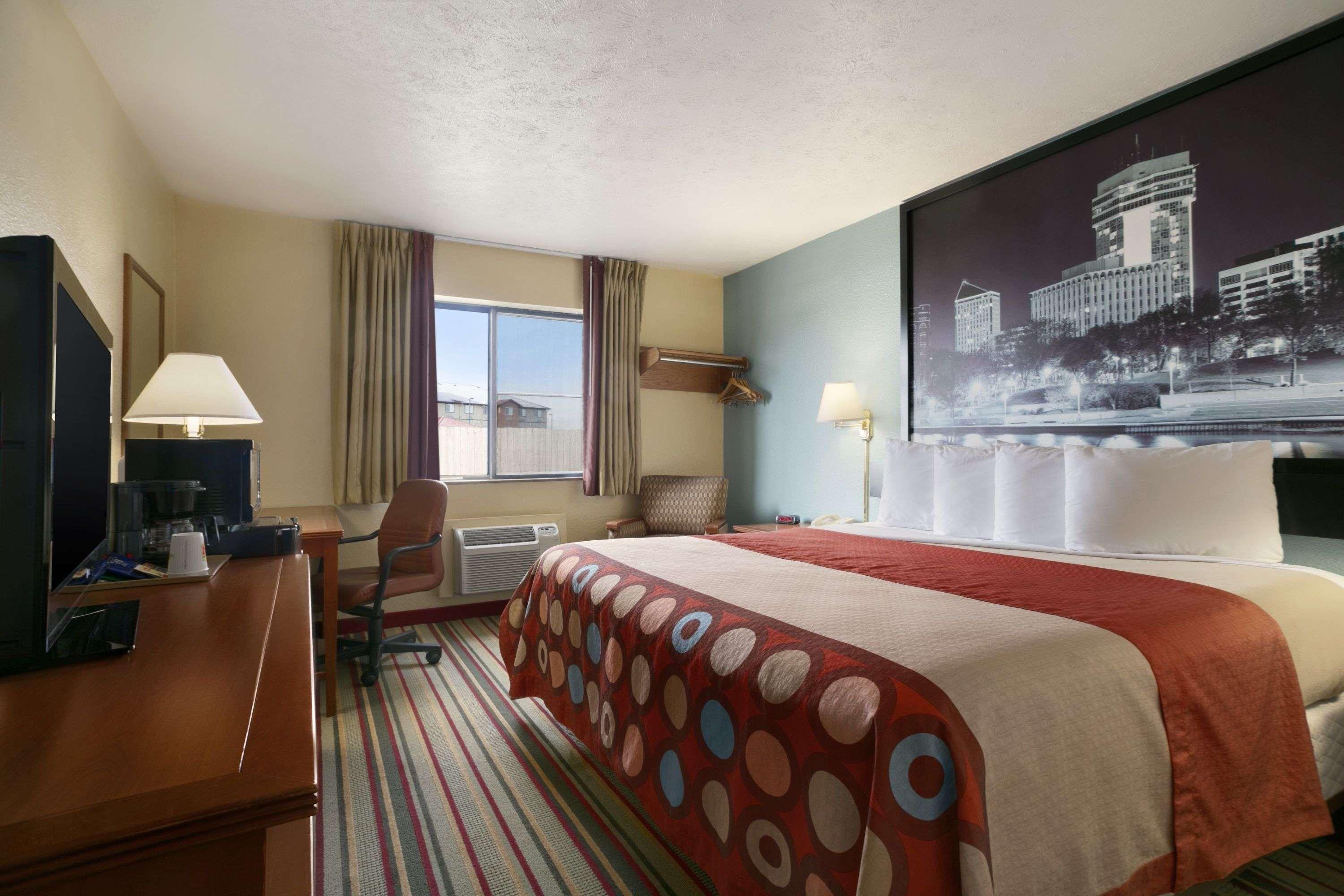 Super 8 By Wyndham Park City/North Wichita Area Экстерьер фото